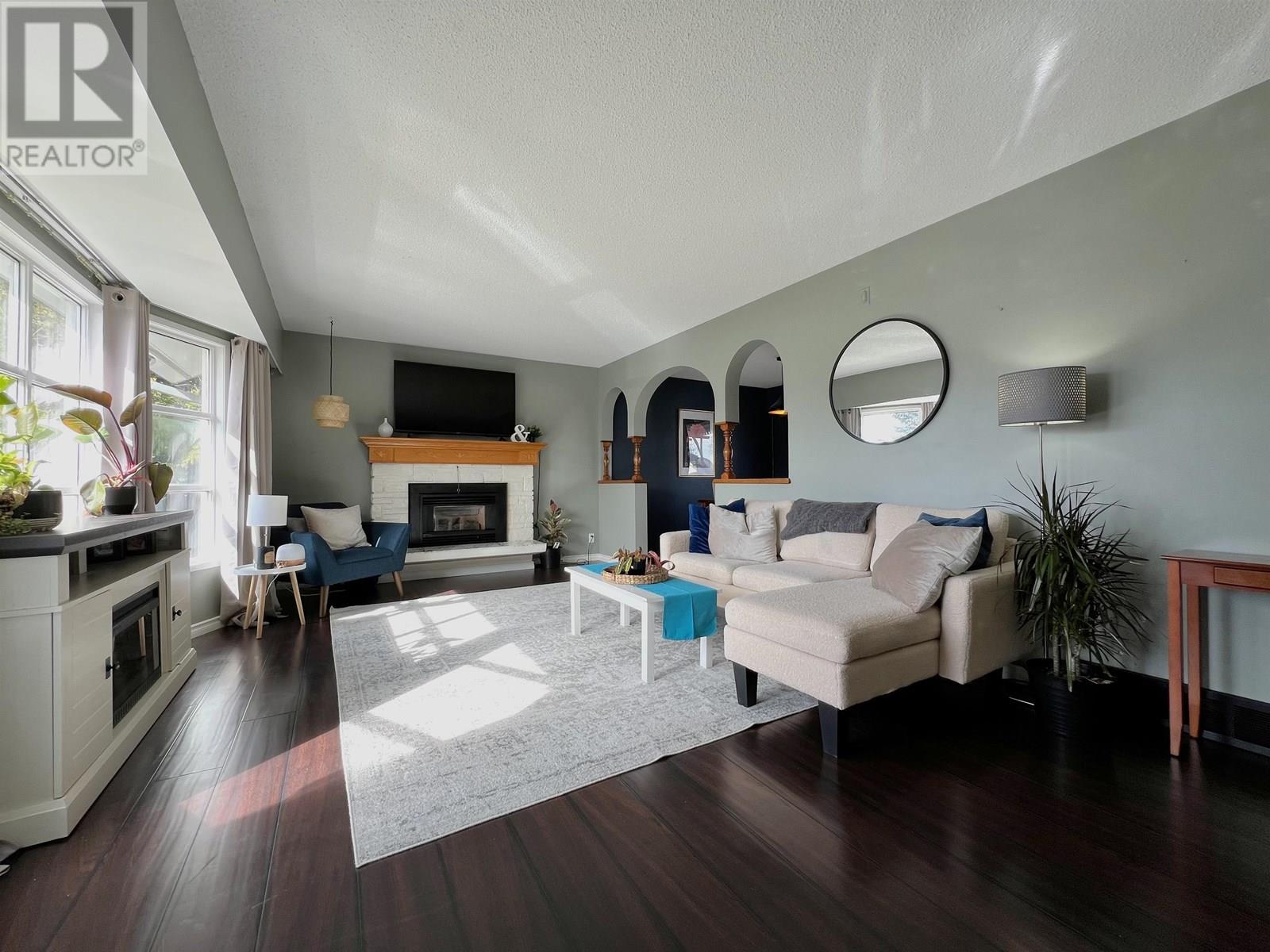 Property at 1722 CARNEY STREET image 3