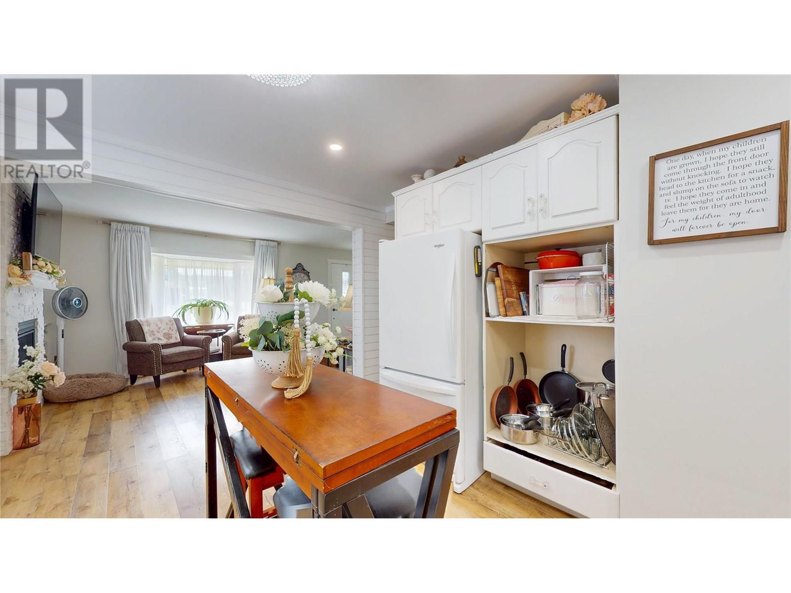 300 7th Street S, Cranbrook, British Columbia  V1C 1M7 - Photo 7 - 10352225