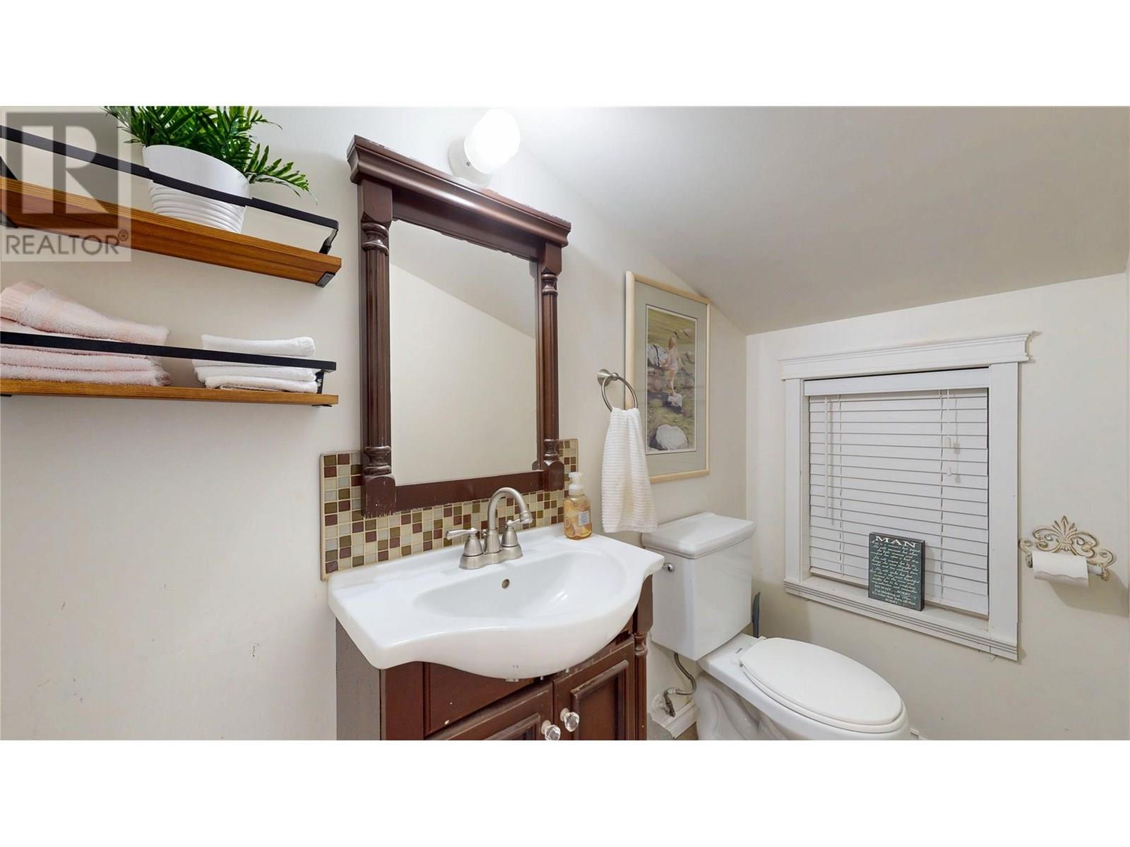 300 7th Street S, Cranbrook, British Columbia  V1C 1M7 - Photo 17 - 10352225