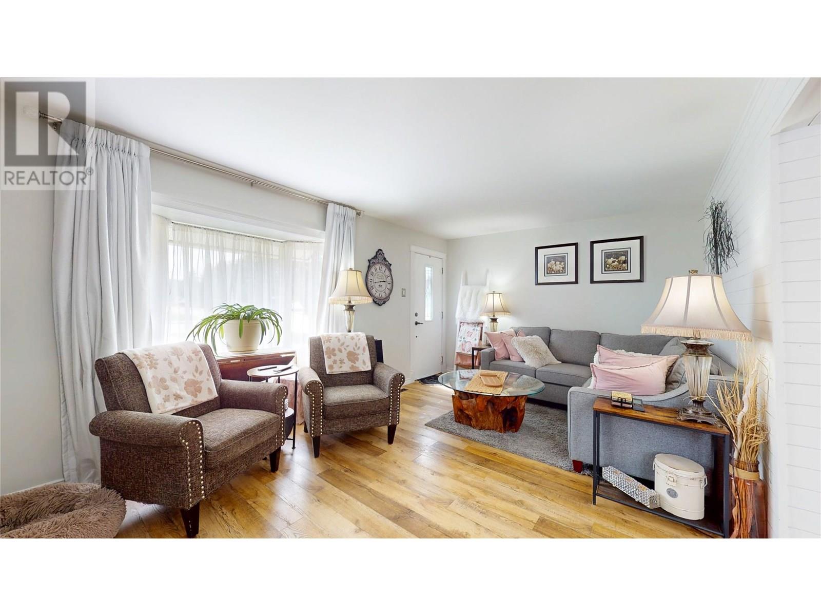 300 7th Street S, Cranbrook, British Columbia  V1C 1M7 - Photo 4 - 10352225