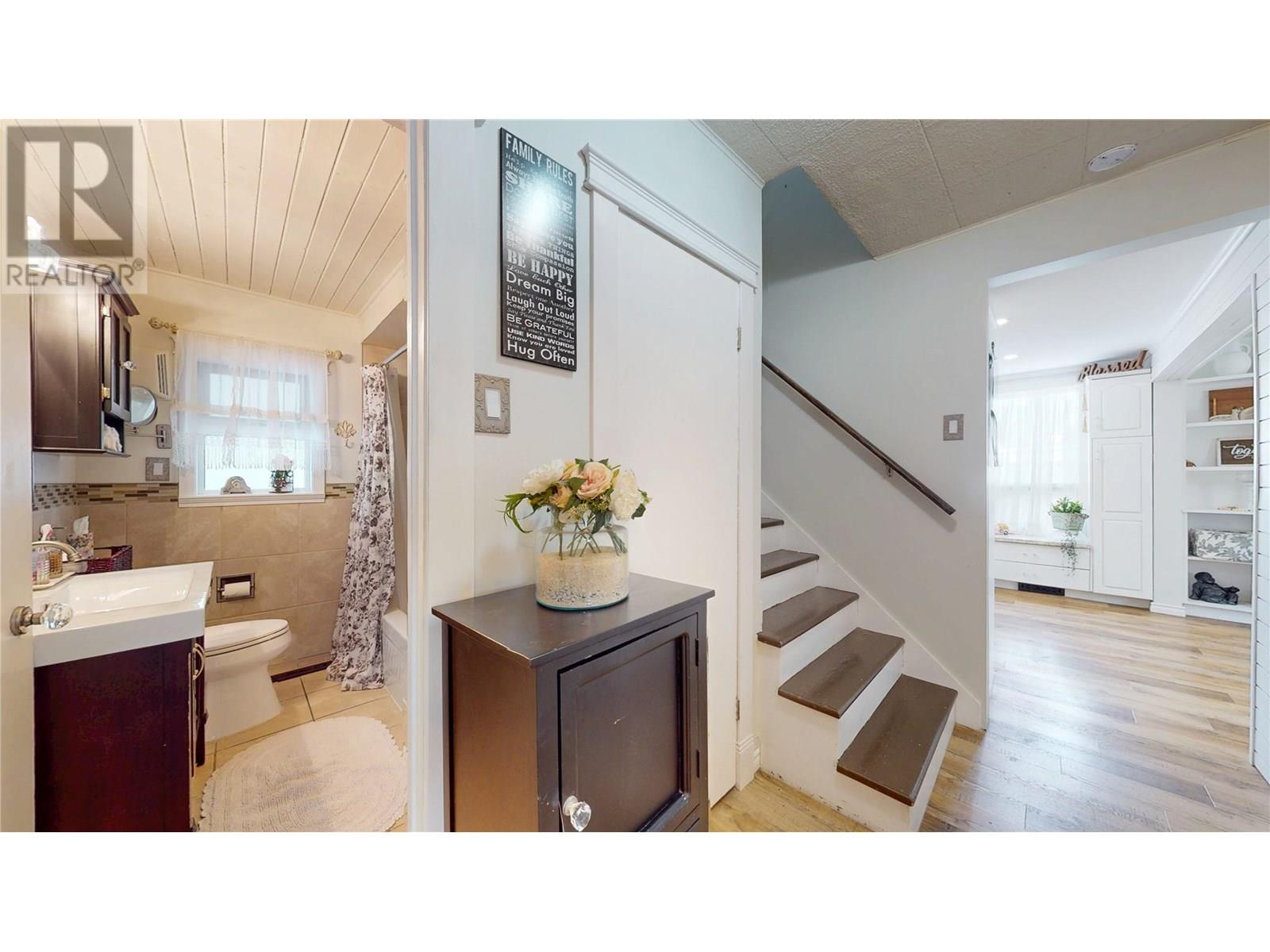 300 7th Street S, Cranbrook, British Columbia  V1C 1M7 - Photo 12 - 10352225