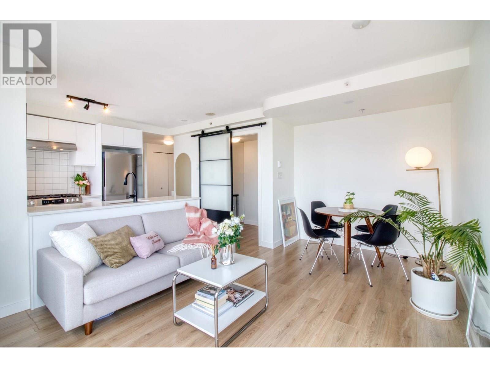 803 2483 SPRUCE STREET, vancouver, British Columbia V6H4J2