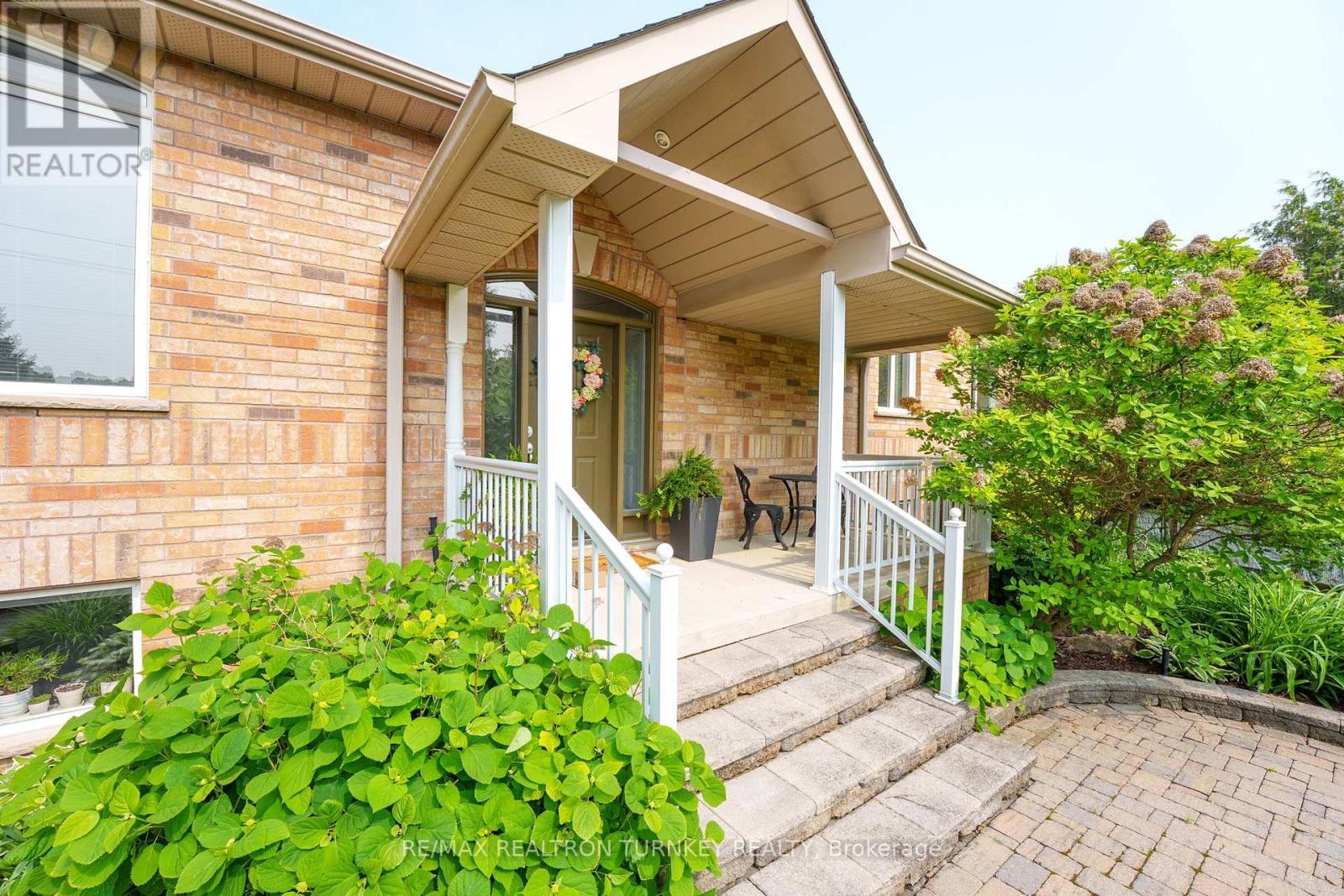 Property at 20173 BATHURST STREET image 5