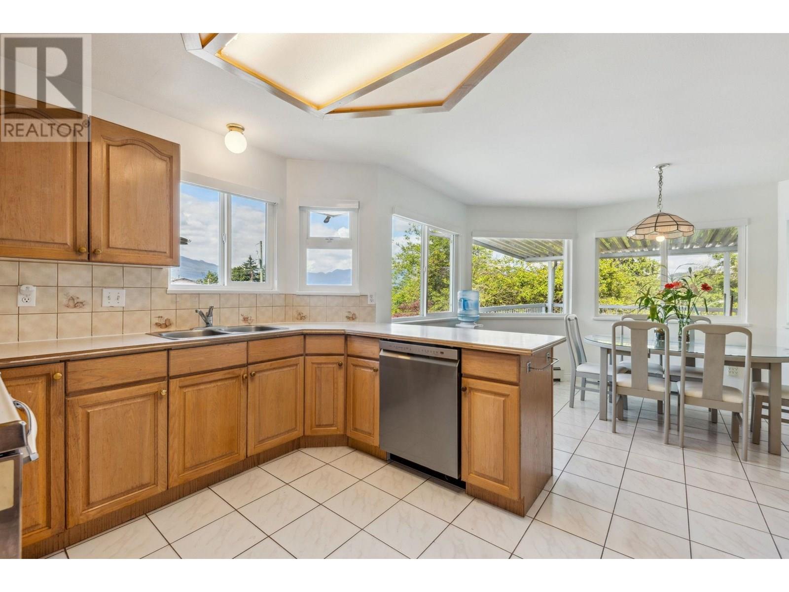 5616 Pandora Street, Burnaby, British Columbia  V5B 4Y6 - Photo 11 - R3017648