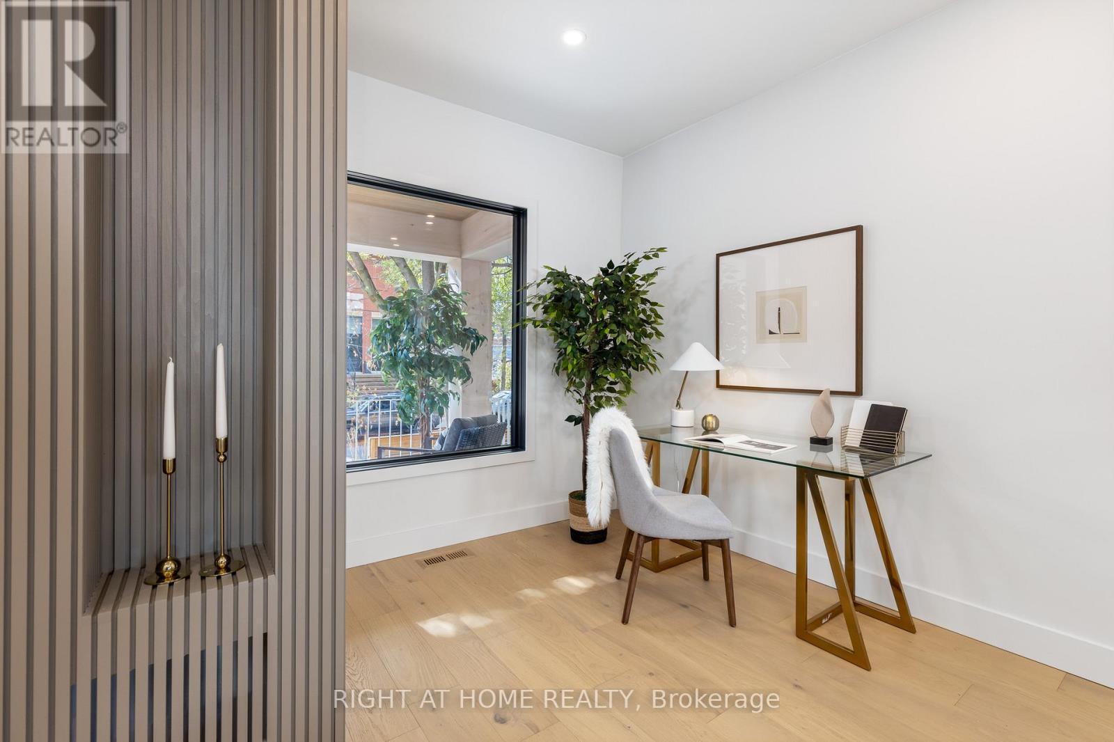 Property at 768 RICHMOND STREET W image 5