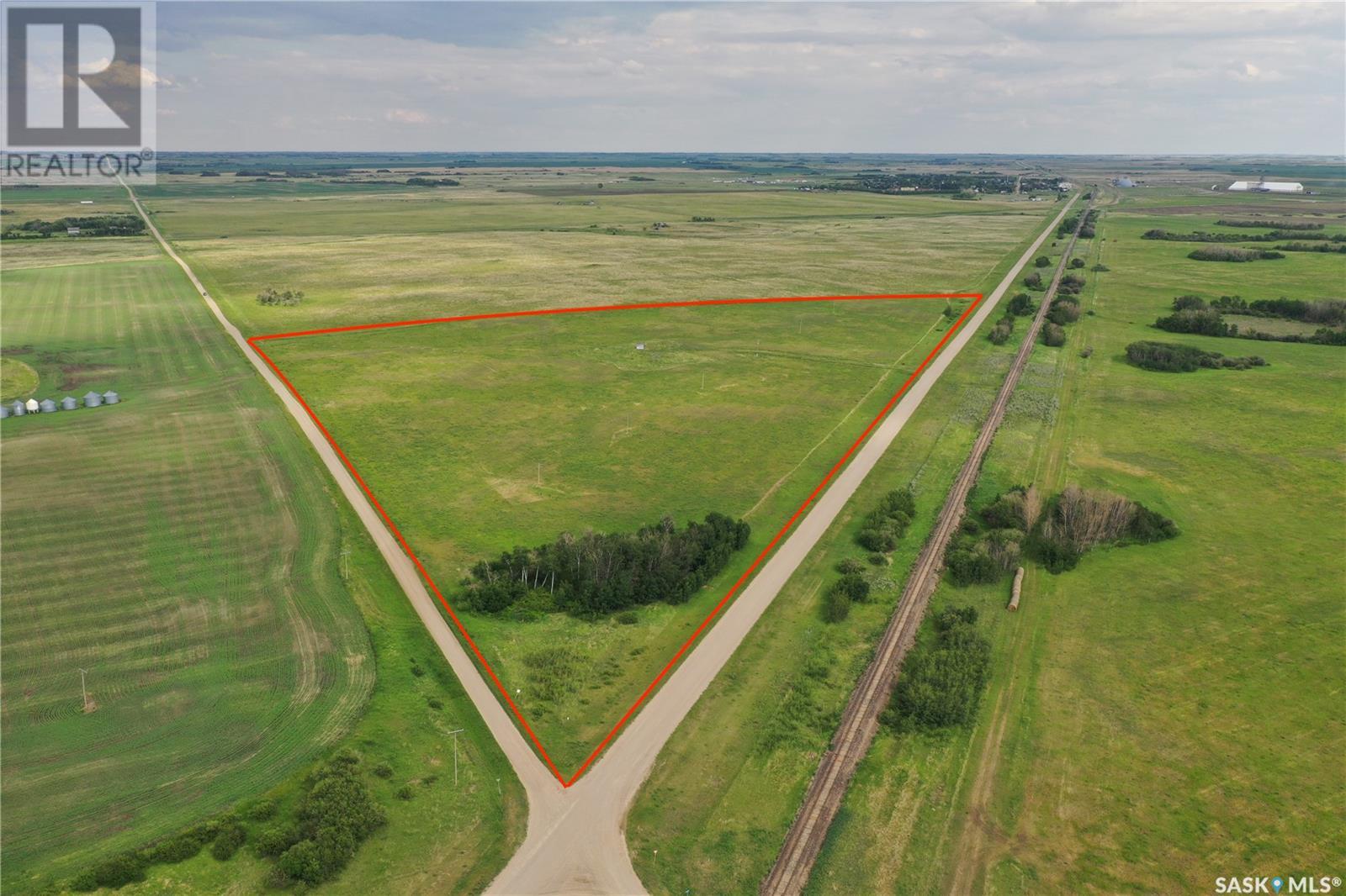 Hanley 30 Acres With Utilities, Hanley, Saskatchewan  S0G 0A6 - Photo 2 - SK010001