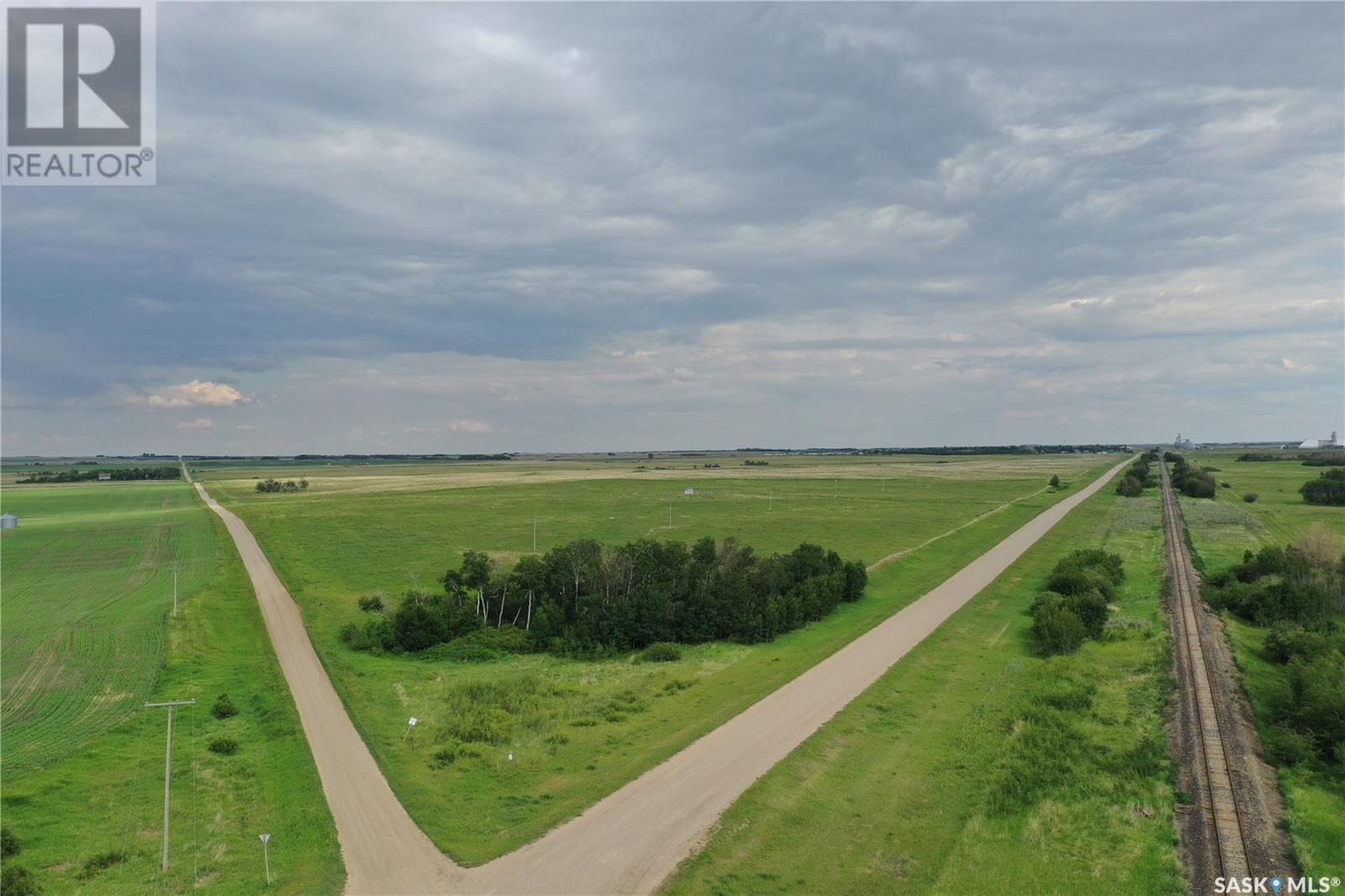 Hanley 30 Acres With Utilities, Hanley, Saskatchewan  S0G 0A6 - Photo 3 - SK010001