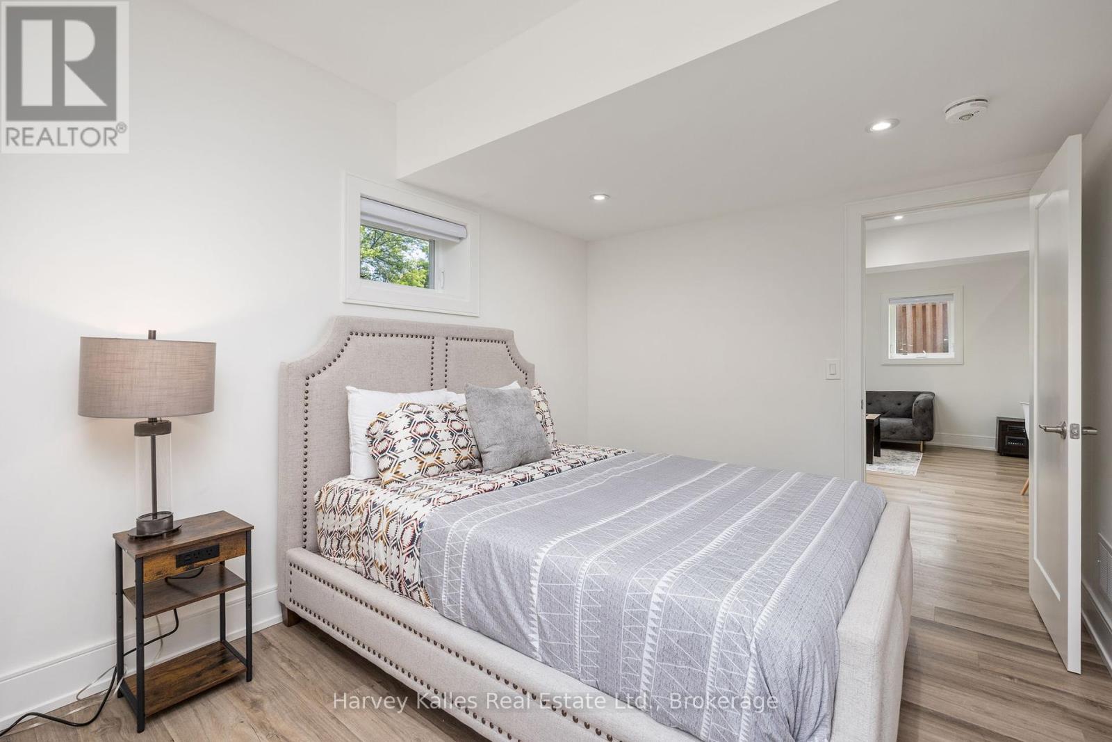 Unit C - 297 Seventh Street, Collingwood, Ontario  L9Y 2B2 - Photo 13 - S12231215