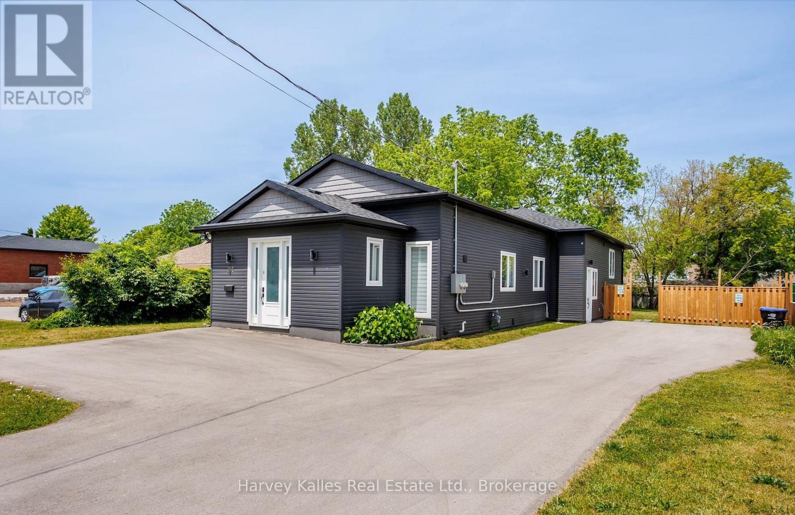 Unit C - 297 Seventh Street, Collingwood, Ontario  L9Y 2B2 - Photo 3 - S12231215