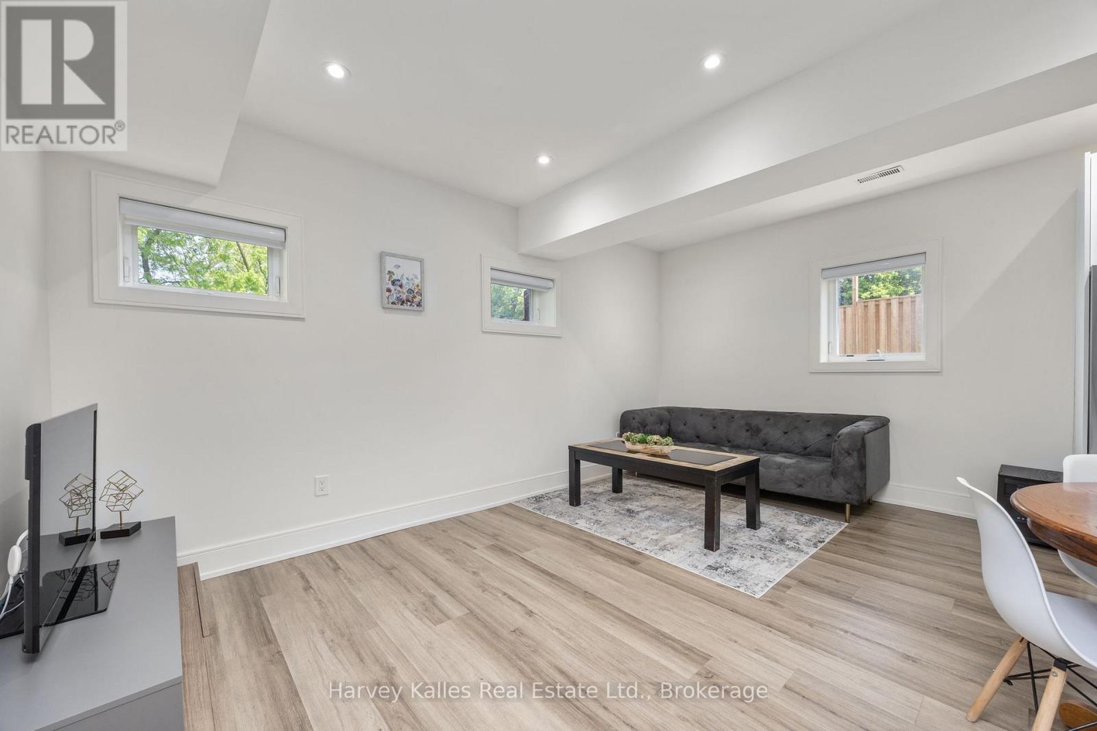 Unit C - 297 Seventh Street, Collingwood, Ontario  L9Y 2B2 - Photo 9 - S12231215