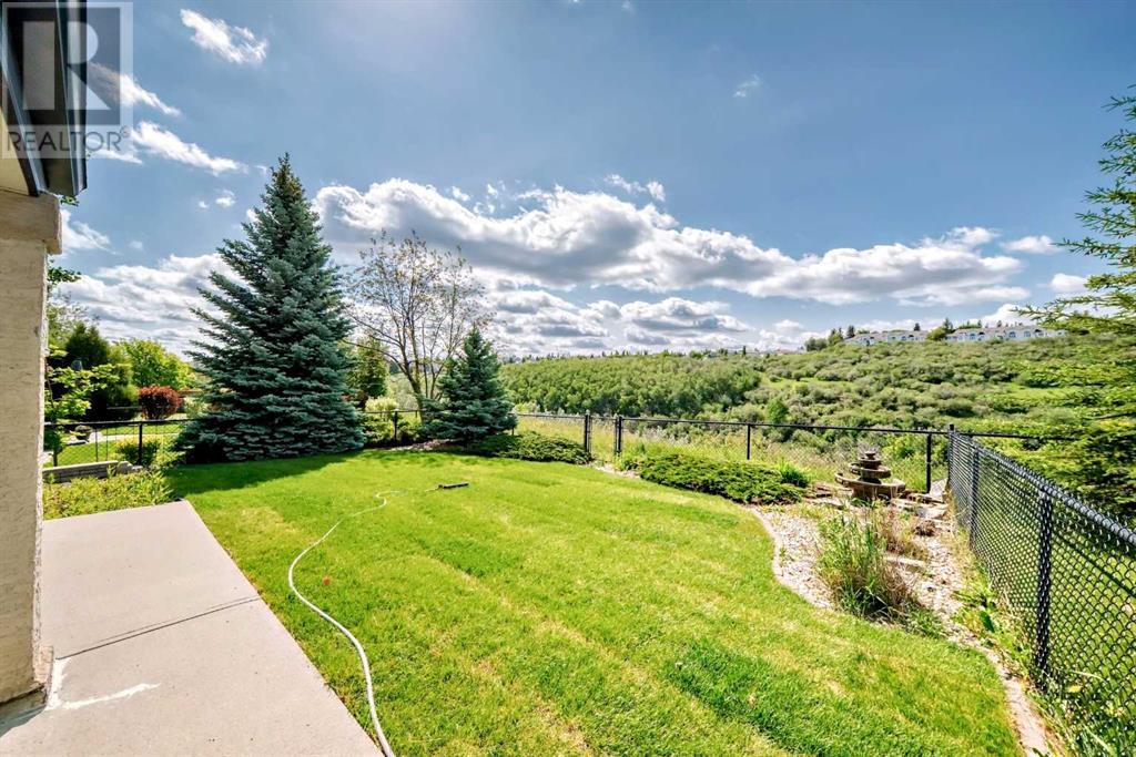 Property at 55 Edgeridge Circle NW image 4