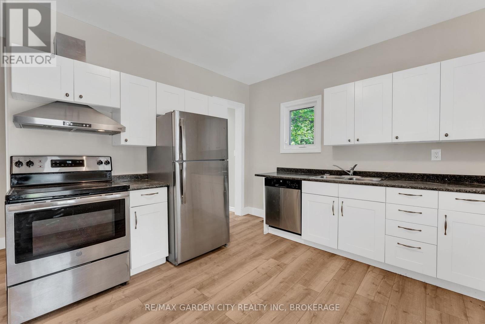 4208 Terrace Avenue, Niagara Falls, Ontario  L2E 3J4 - Photo 14 - X12231249