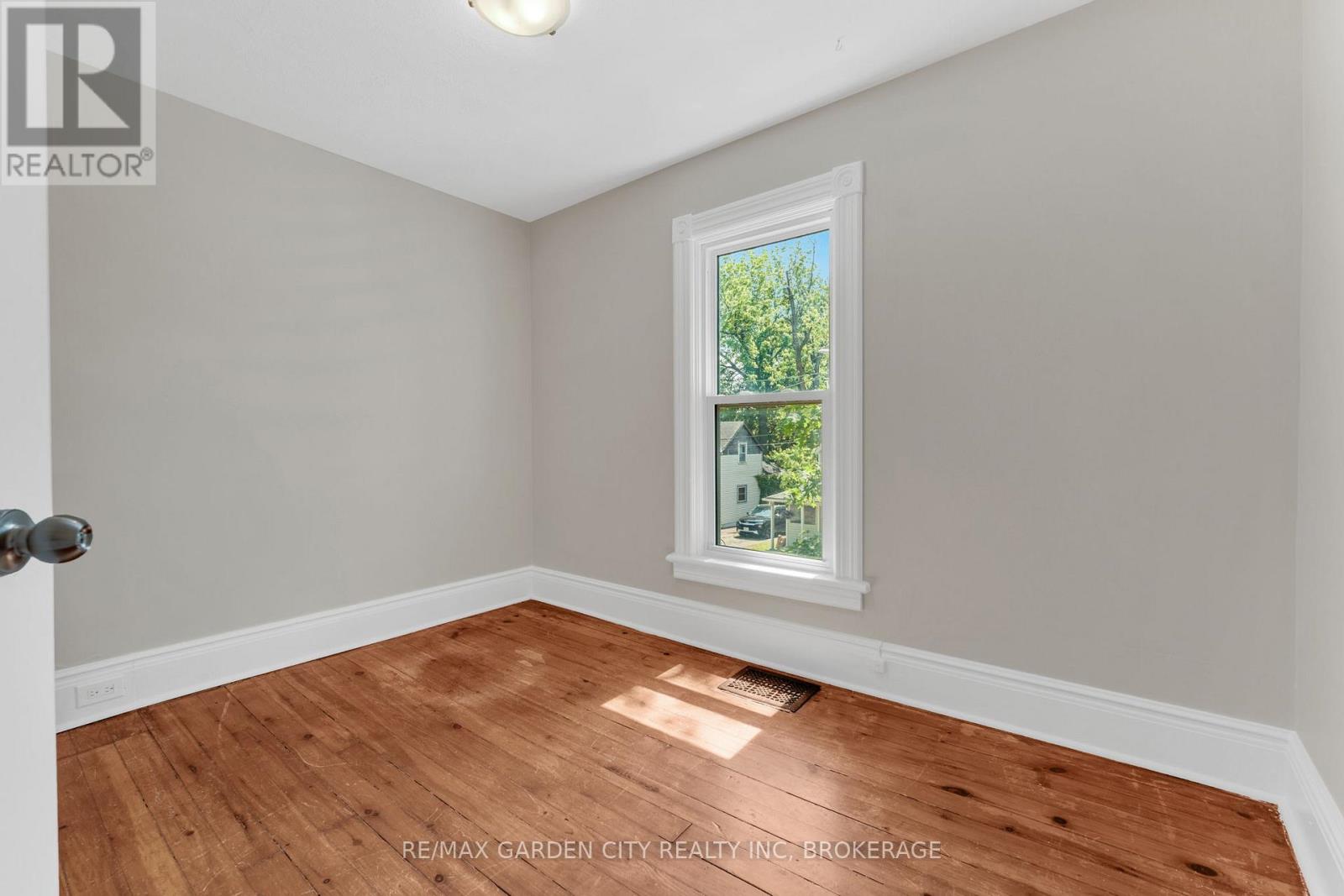 4208 Terrace Avenue, Niagara Falls, Ontario  L2E 3J4 - Photo 23 - X12231249