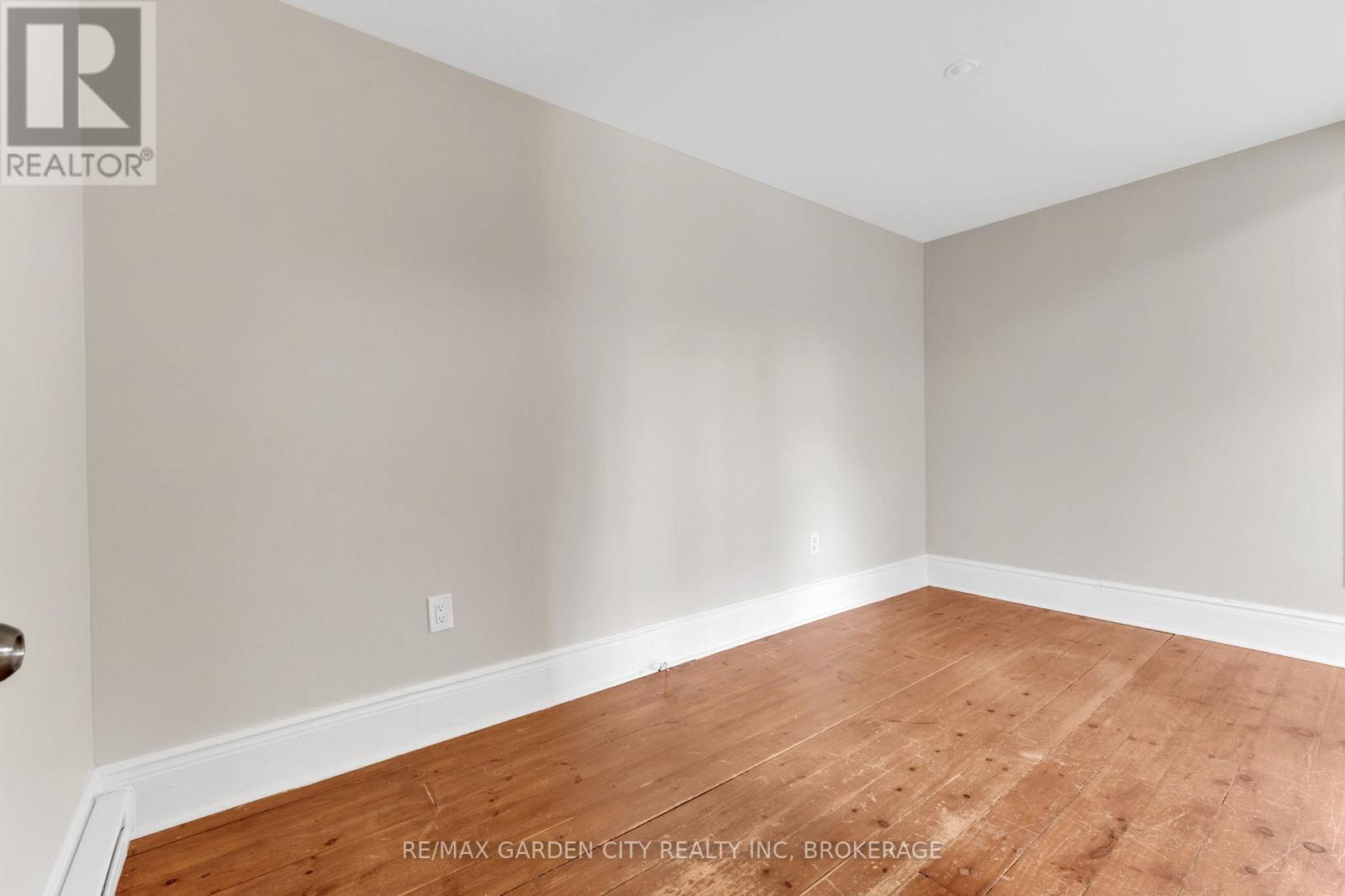 4208 Terrace Avenue, Niagara Falls, Ontario  L2E 3J4 - Photo 27 - X12231249