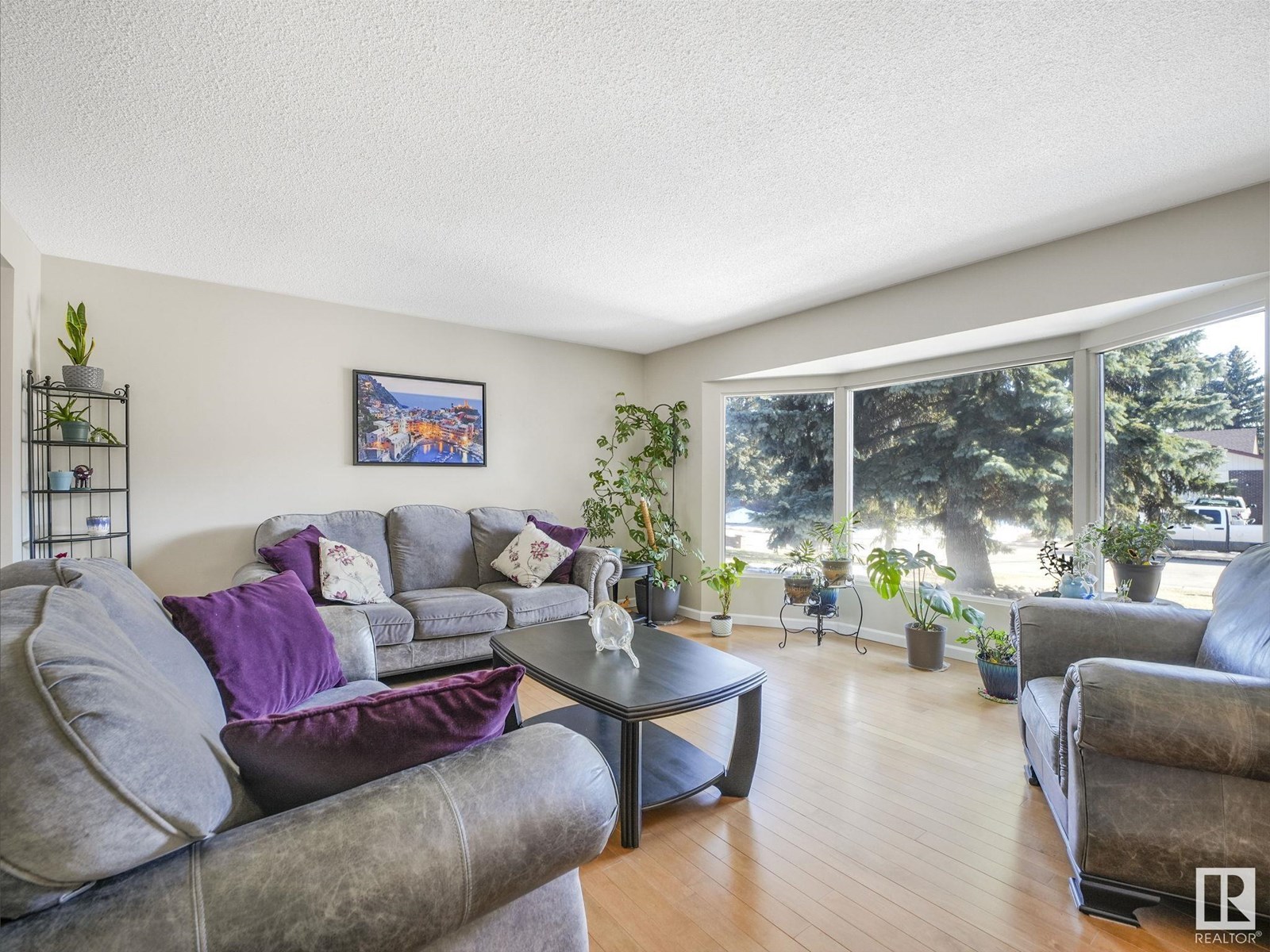 Property at 14714 46 AV NW image 4