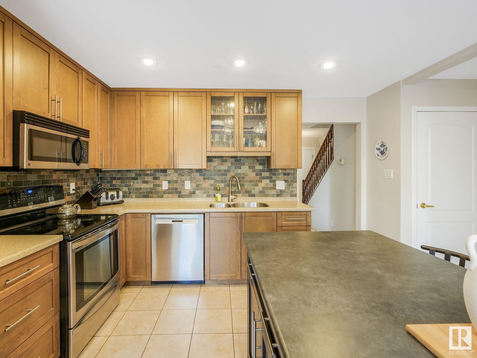 Property at 14714 46 AV NW image 1