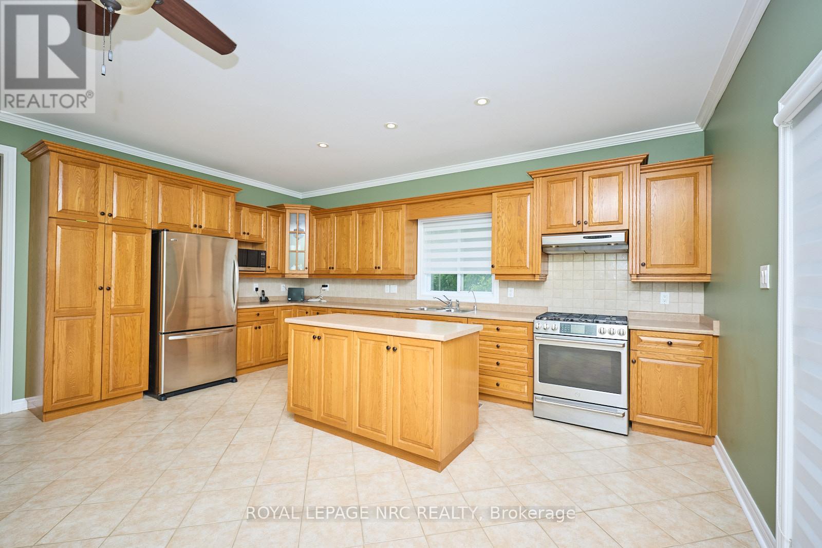 4100 Kalar Road, Niagara Falls, Ontario  L2H 1S6 - Photo 12 - X12231269