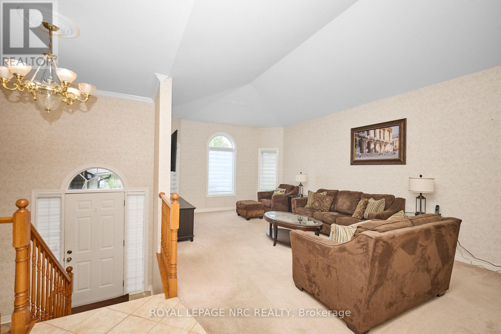 4100 Kalar Road, Niagara Falls, Ontario  L2H 1S6 - Photo 6 - X12231269
