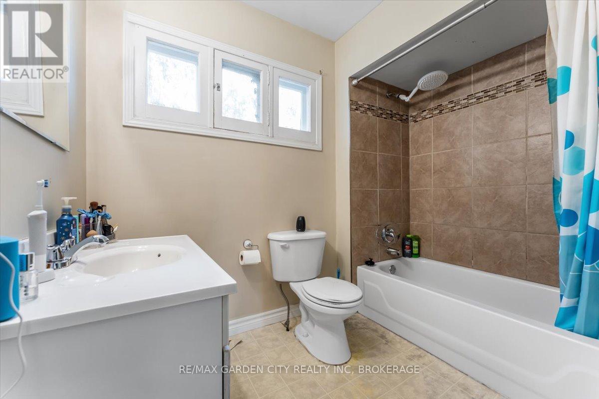 4115 May Avenue, Niagara Falls (Downtown), Ontario  L2E 3H6 - Photo 14 - X12231277