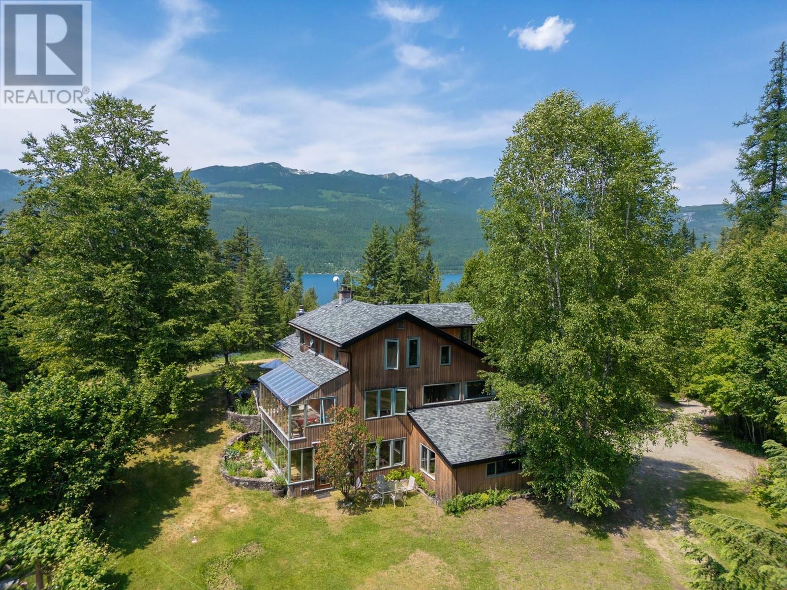 912 Riondel Road, riondel, British Columbia