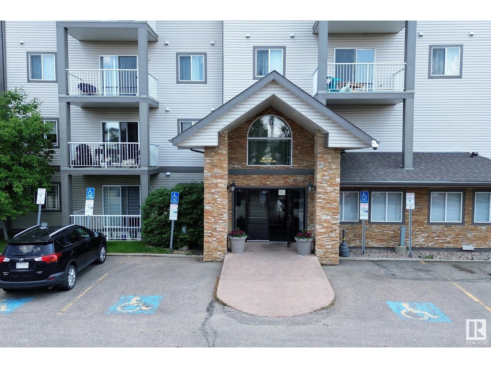 Property at #418 3425 19 ST NW image 1