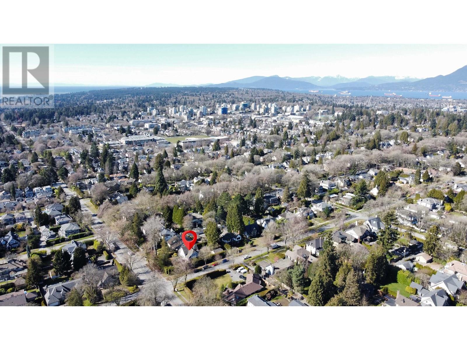 Listing Picture 4 of 36 : 6485 ADERA STREET, Vancouver / 溫哥華 - 魯藝地產 Yvonne Lu Group - MLS Medallion Club Member