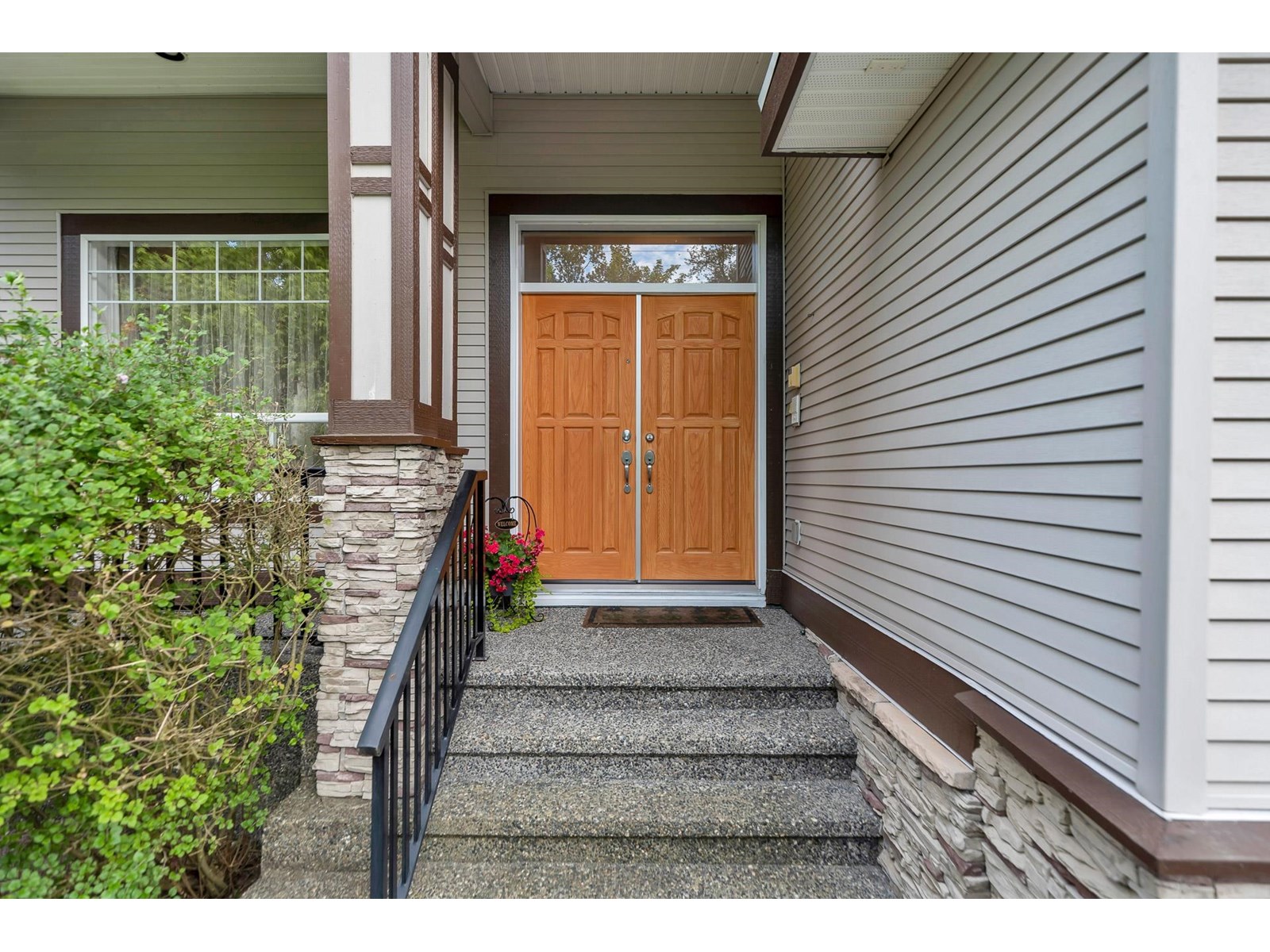 Property at 16708 64 AVENUE image 3