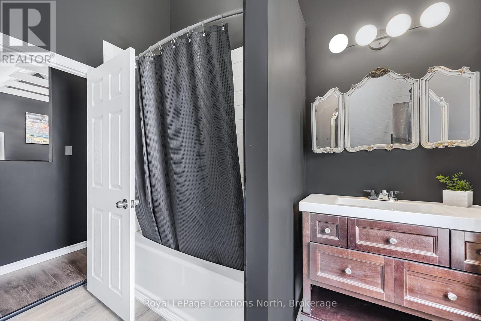 148 Marsh Street, Blue Mountains, Ontario  N0H 1J0 - Photo 29 - X12231336