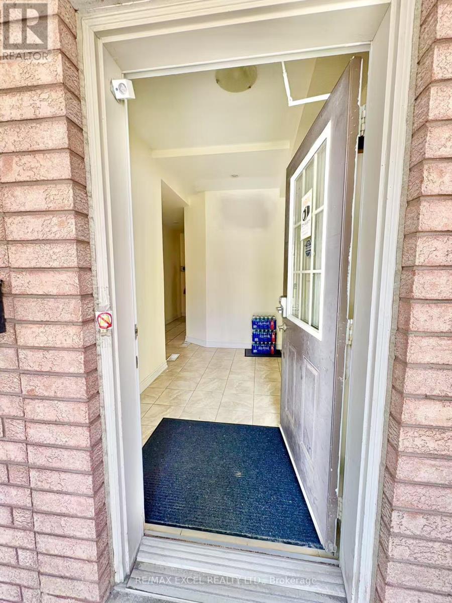 16 Boake Street, Toronto, Ontario  M3J 0B6 - Photo 3 - W12231288