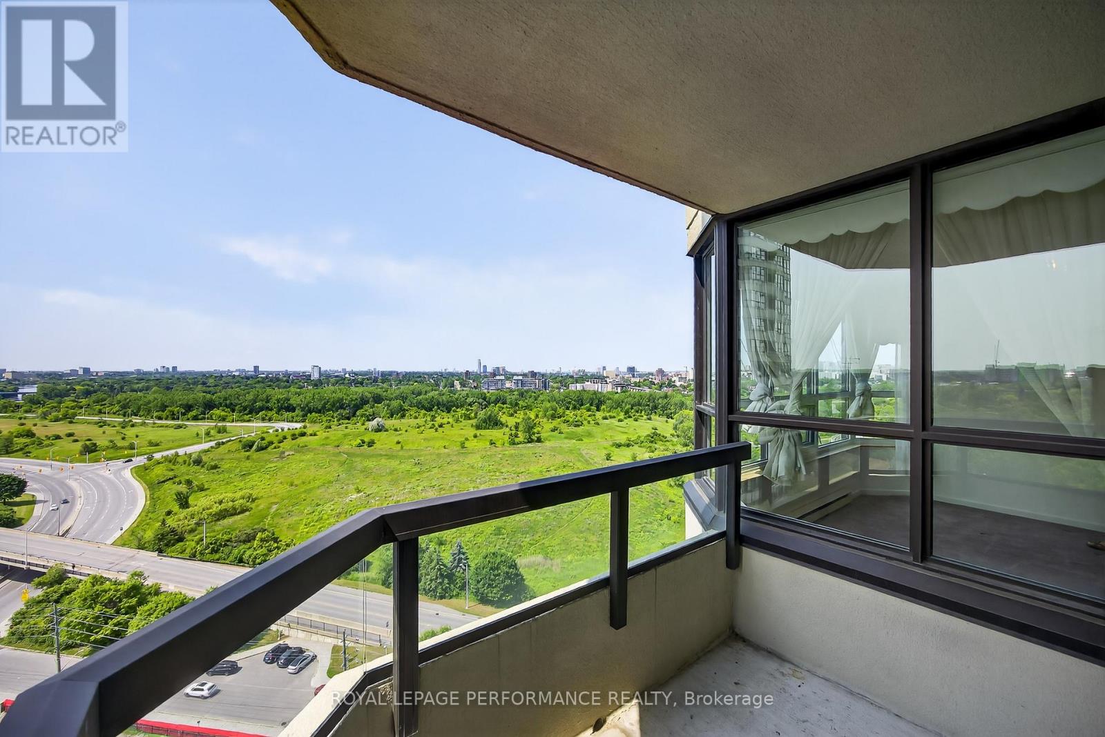 2006 - 1500 Riverside Drive, Ottawa, Ontario  K1G 4J4 - Photo 37 - X12231358