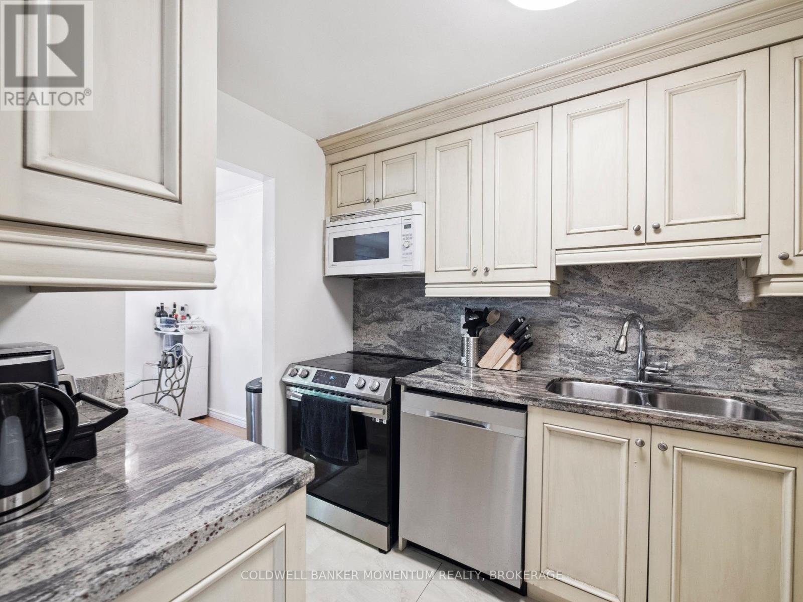 2 Bowman Way, Markham, Ontario  L3T 4Z7 - Photo 13 - N12231352