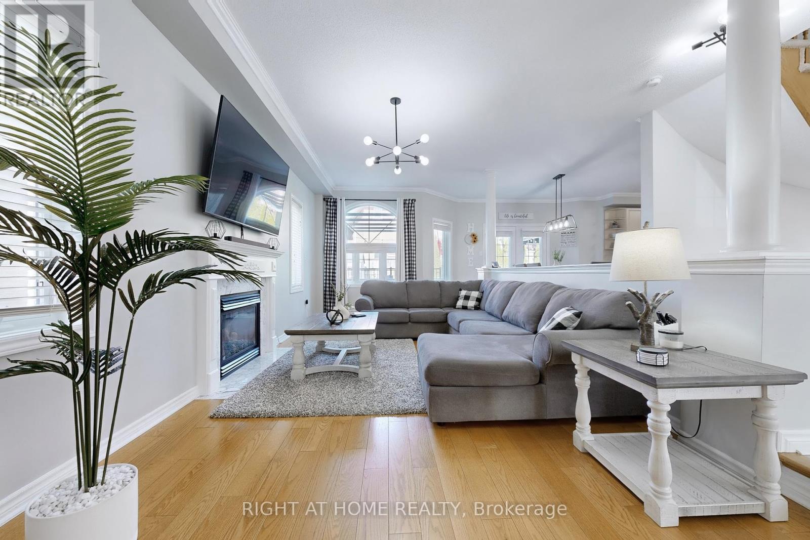 Property at 418 MAPLETON AVENUE image 3