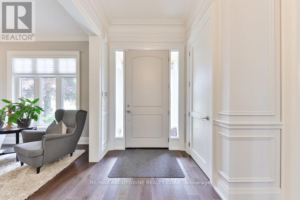 Property at 408 SAVILLE CRESCENT image 3