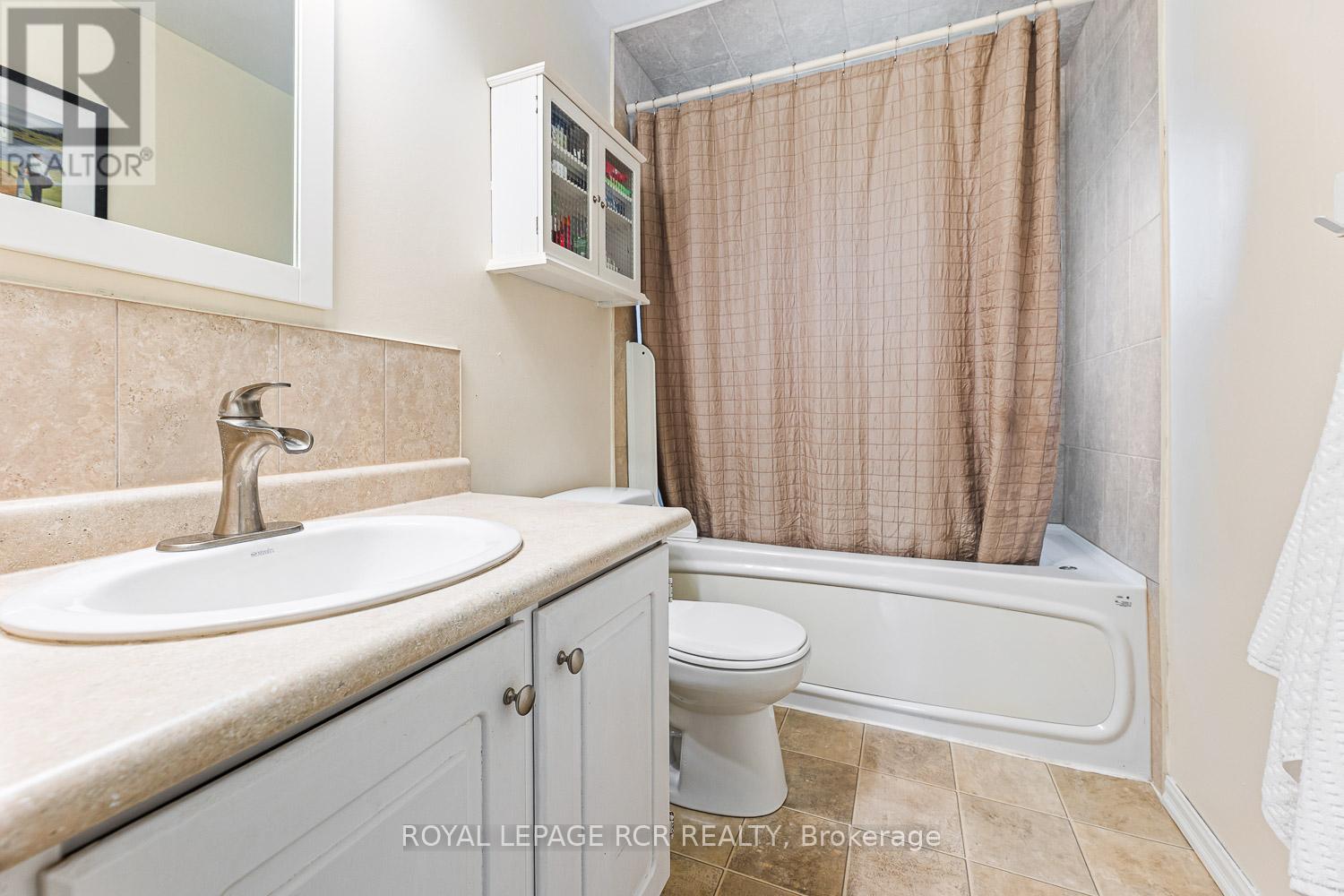 27 Rustic Crescent, Orangeville, Ontario  L9W 1T1 - Photo 21 - W12231353