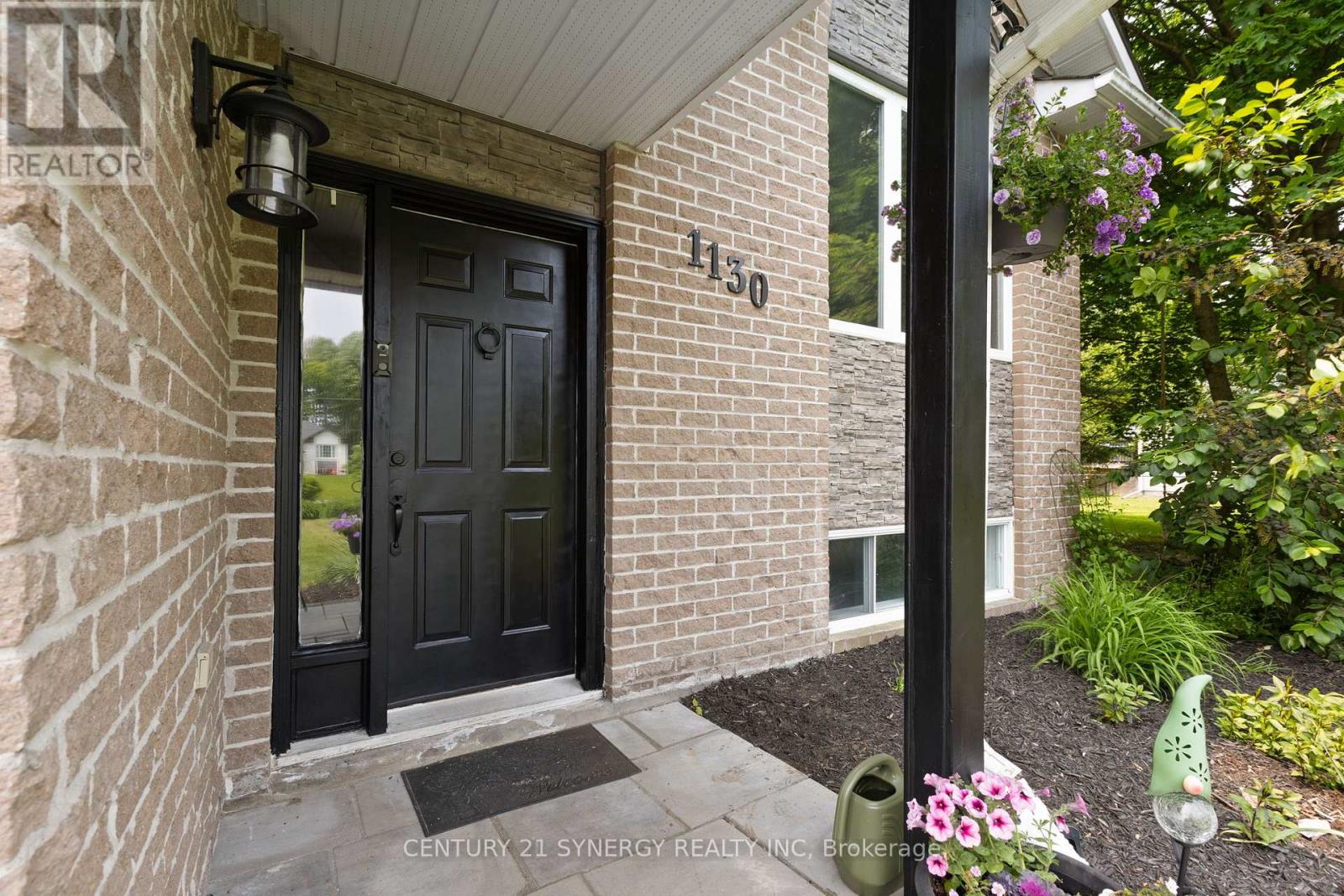 Property at 1130 SYCAMORE STREET image 4
