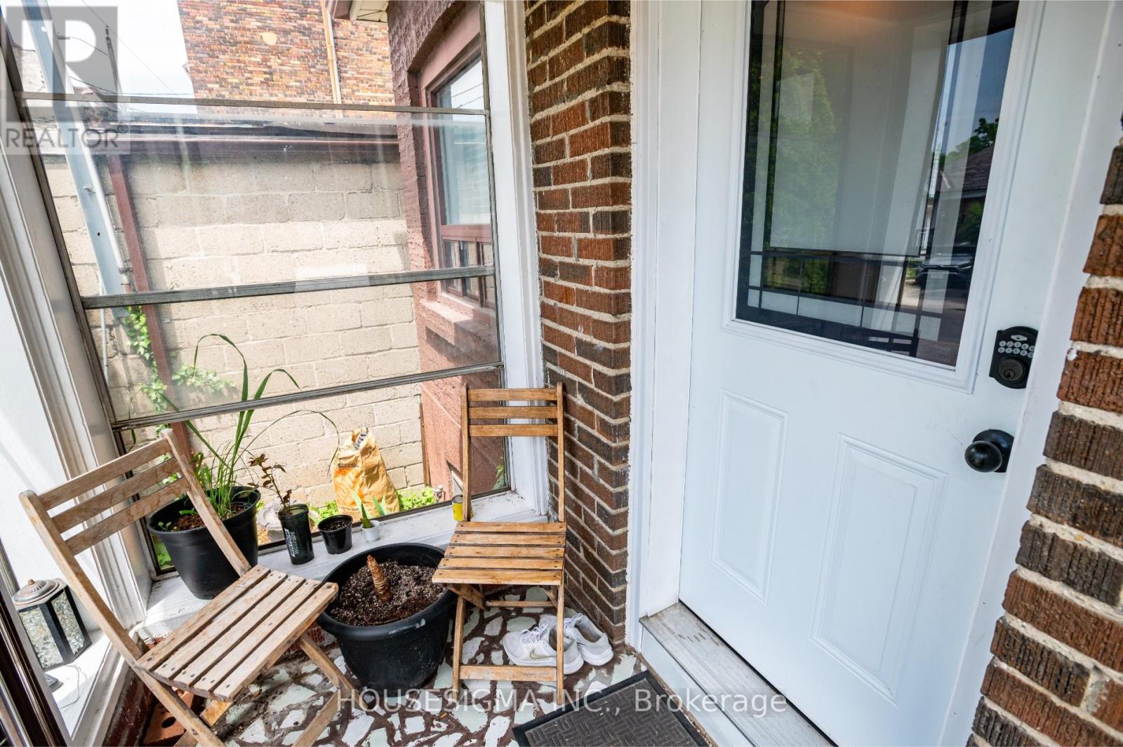 Property at 541 VAUGHAN ROAD image 5