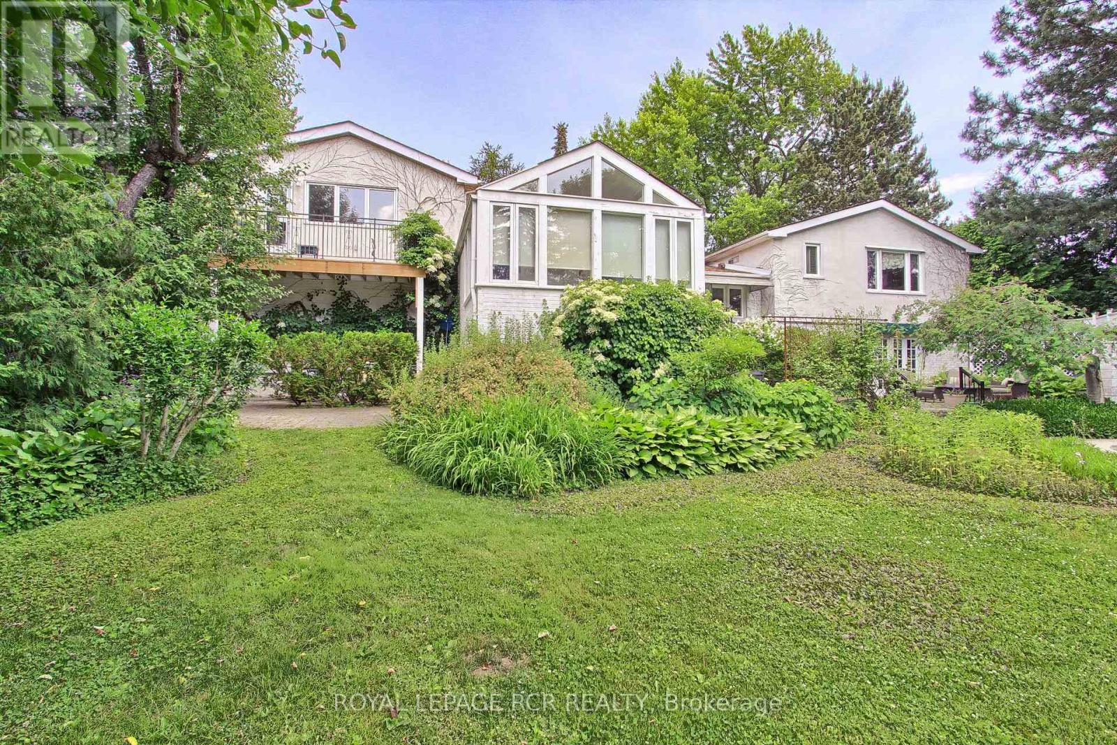Property at 4 THORNLEA COURT image 3