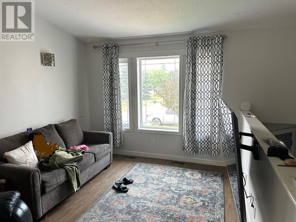 Property at 9025 60A Avenue image 3