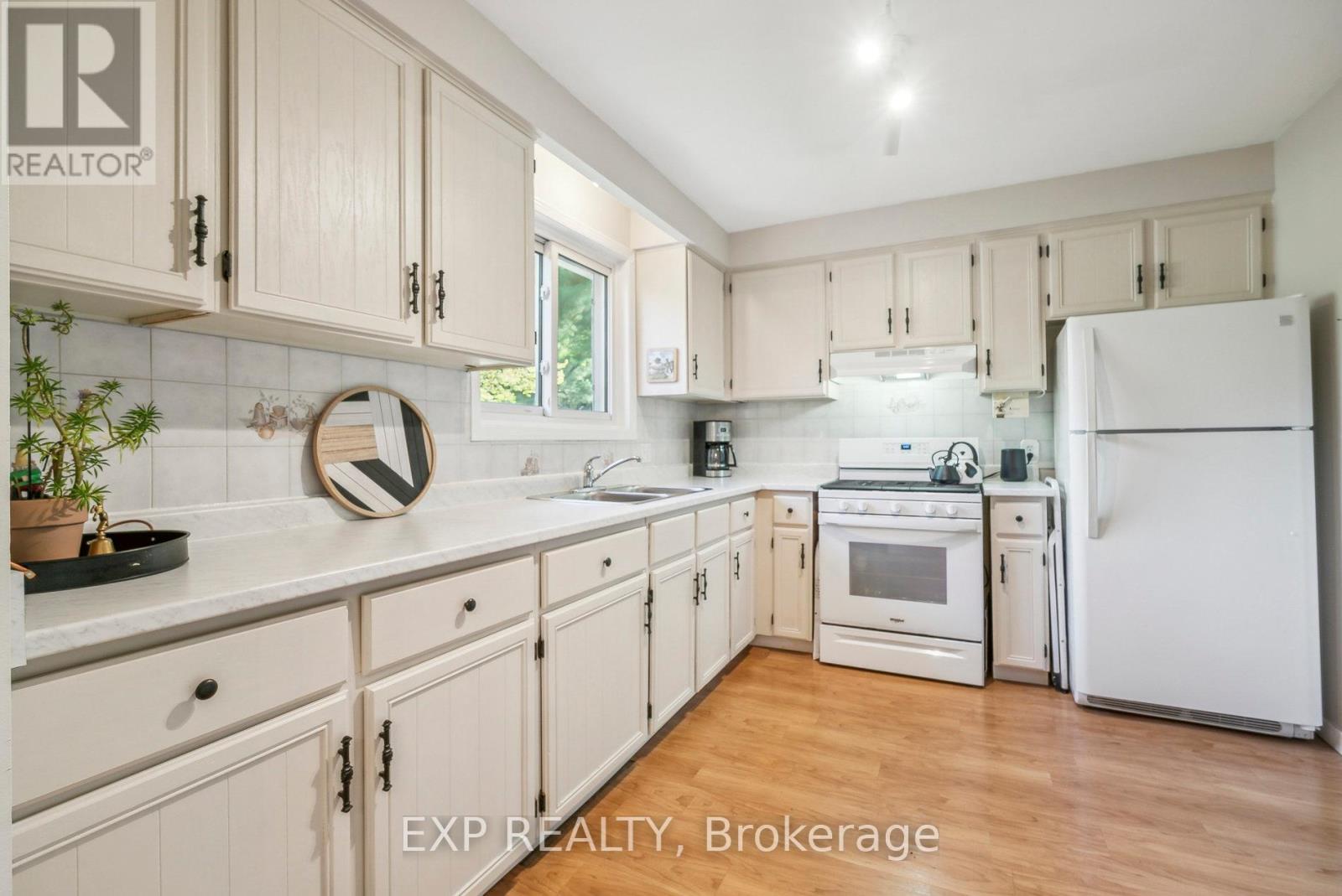8245 Main Street, Adjala-Tosorontio, Ontario  L0M 1M0 - Photo 12 - N12227646