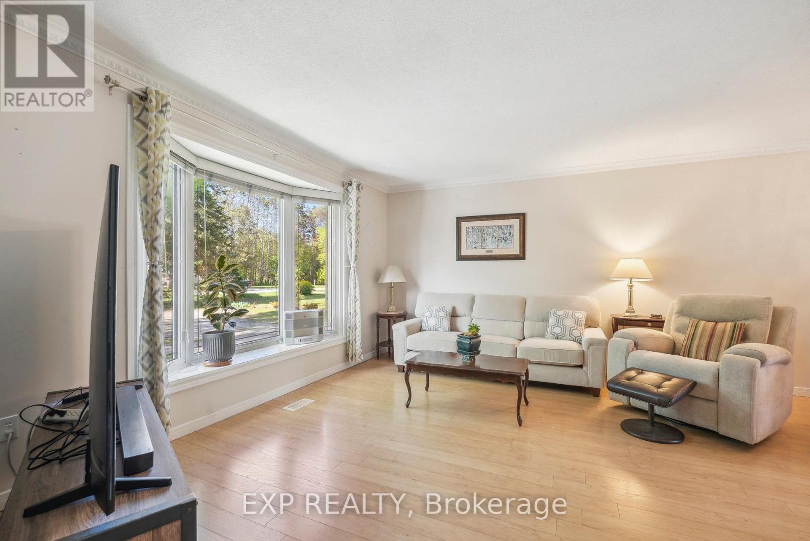 8245 Main Street, Adjala-Tosorontio, Ontario  L0M 1M0 - Photo 7 - N12227646
