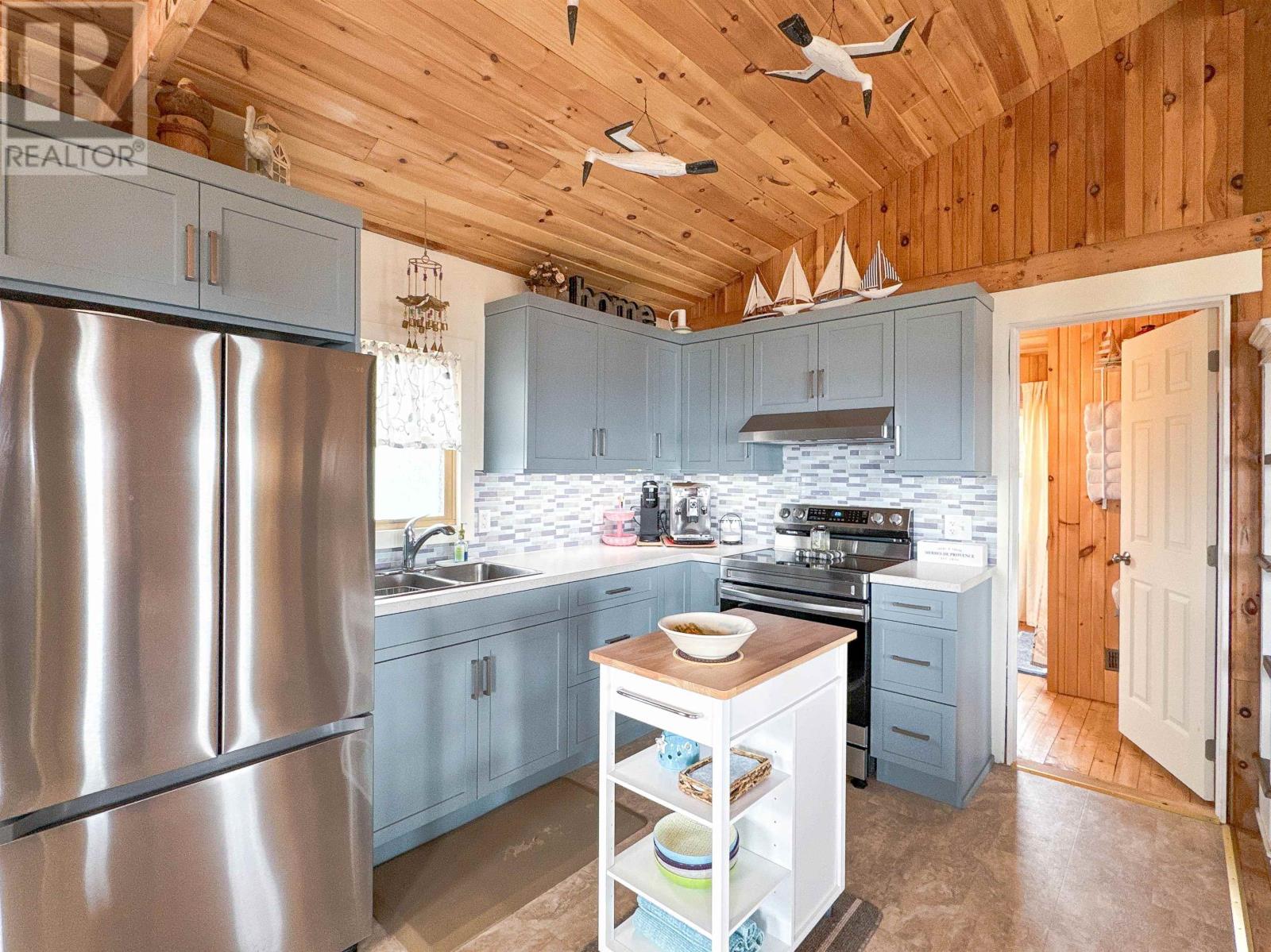3 Oswald Road, Borden-Carleton, Prince Edward Island  C0B 1X0 - Photo 12 - 202510269