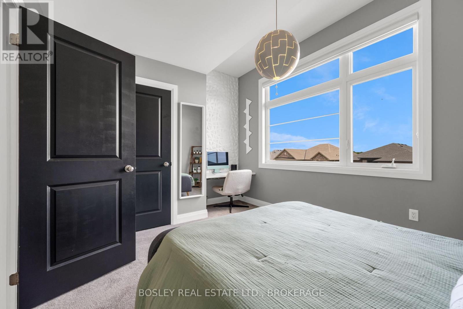 Property at 251 SHOREVIEW DRIVE image 3