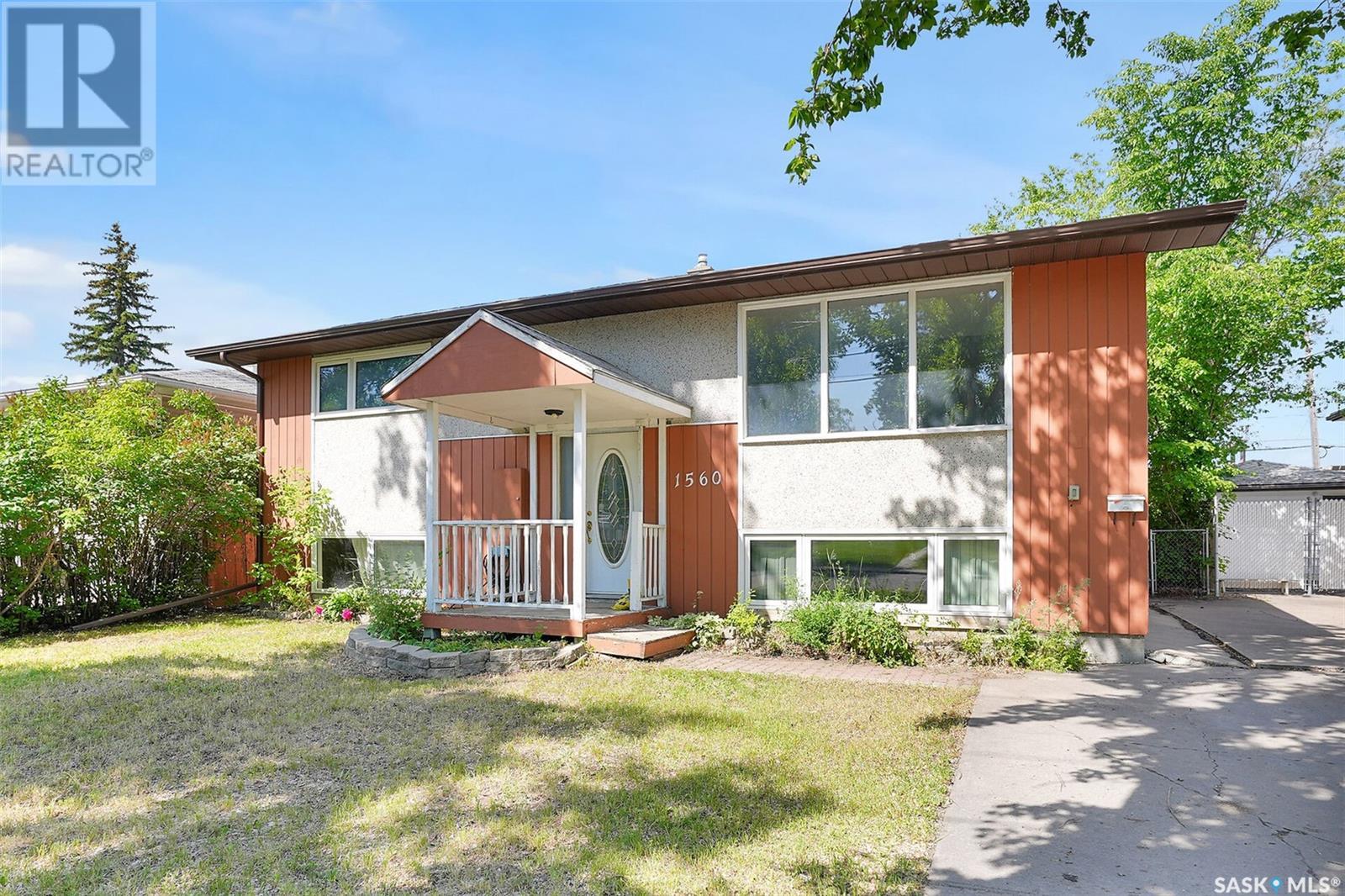 Property at 1560 Rothwell STREET image 1