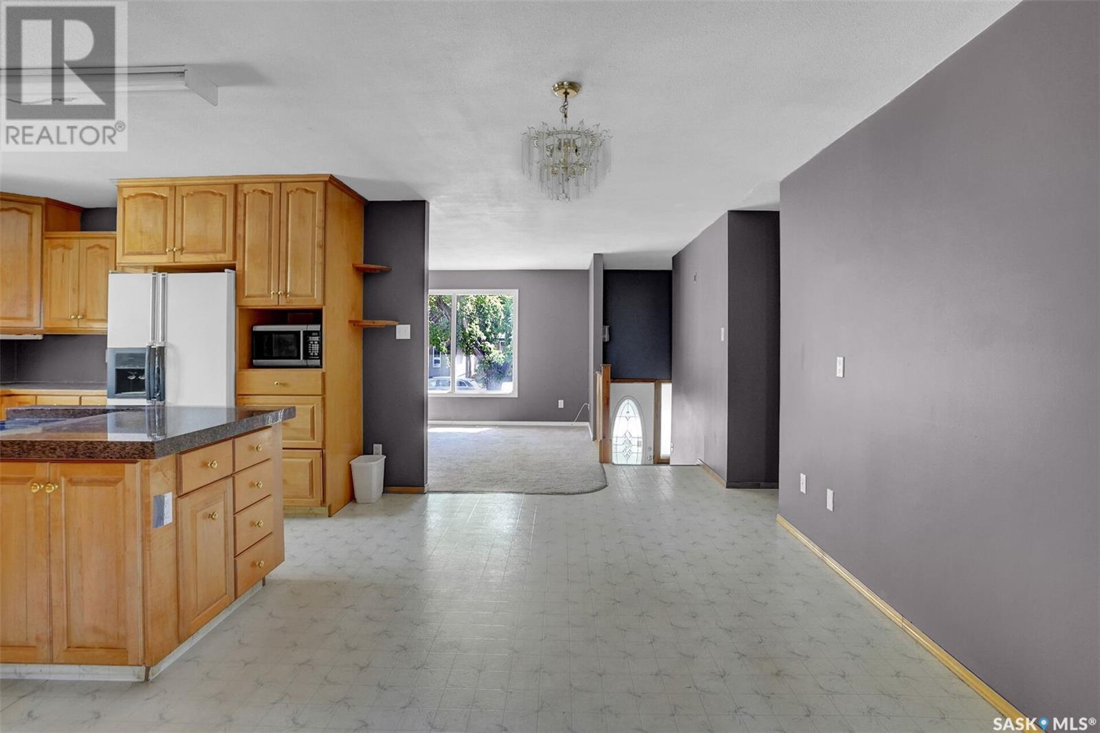 Property at 1560 Rothwell STREET image 3