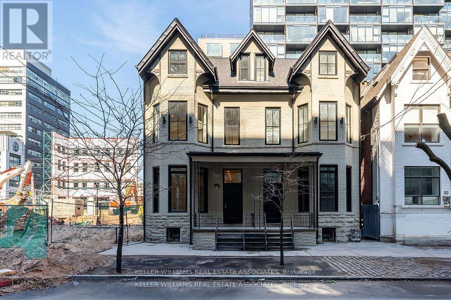 54 STEWART STREET, Toronto, Ontario