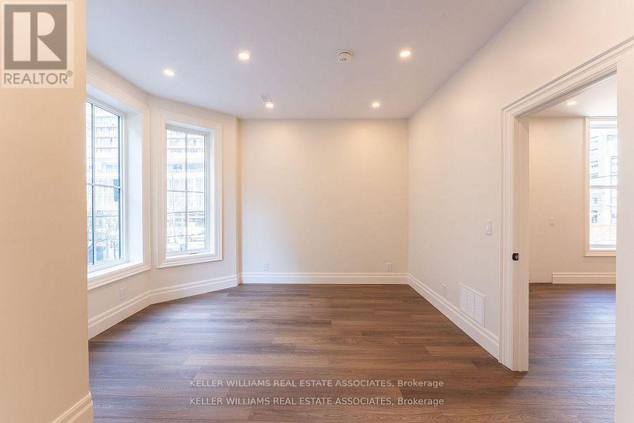 54 Stewart Street, Toronto, Ontario  M5V 1H6 - Photo 28 - C12230982