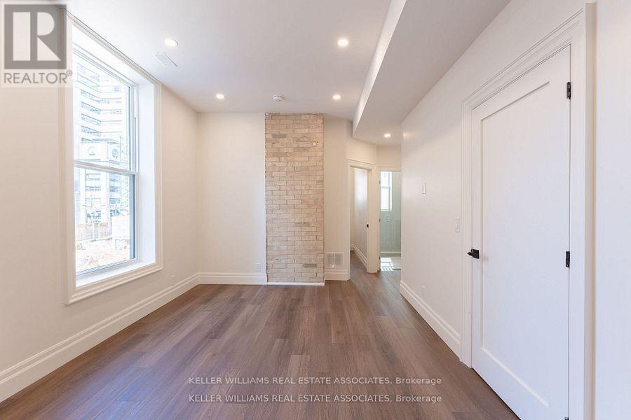 54 Stewart Street, Toronto, Ontario  M5V 1H6 - Photo 26 - C12230982