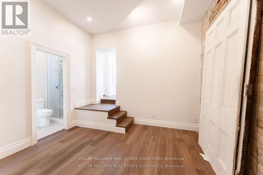 54 Stewart Street, Toronto, Ontario  M5V 1H6 - Photo 5 - C12230982