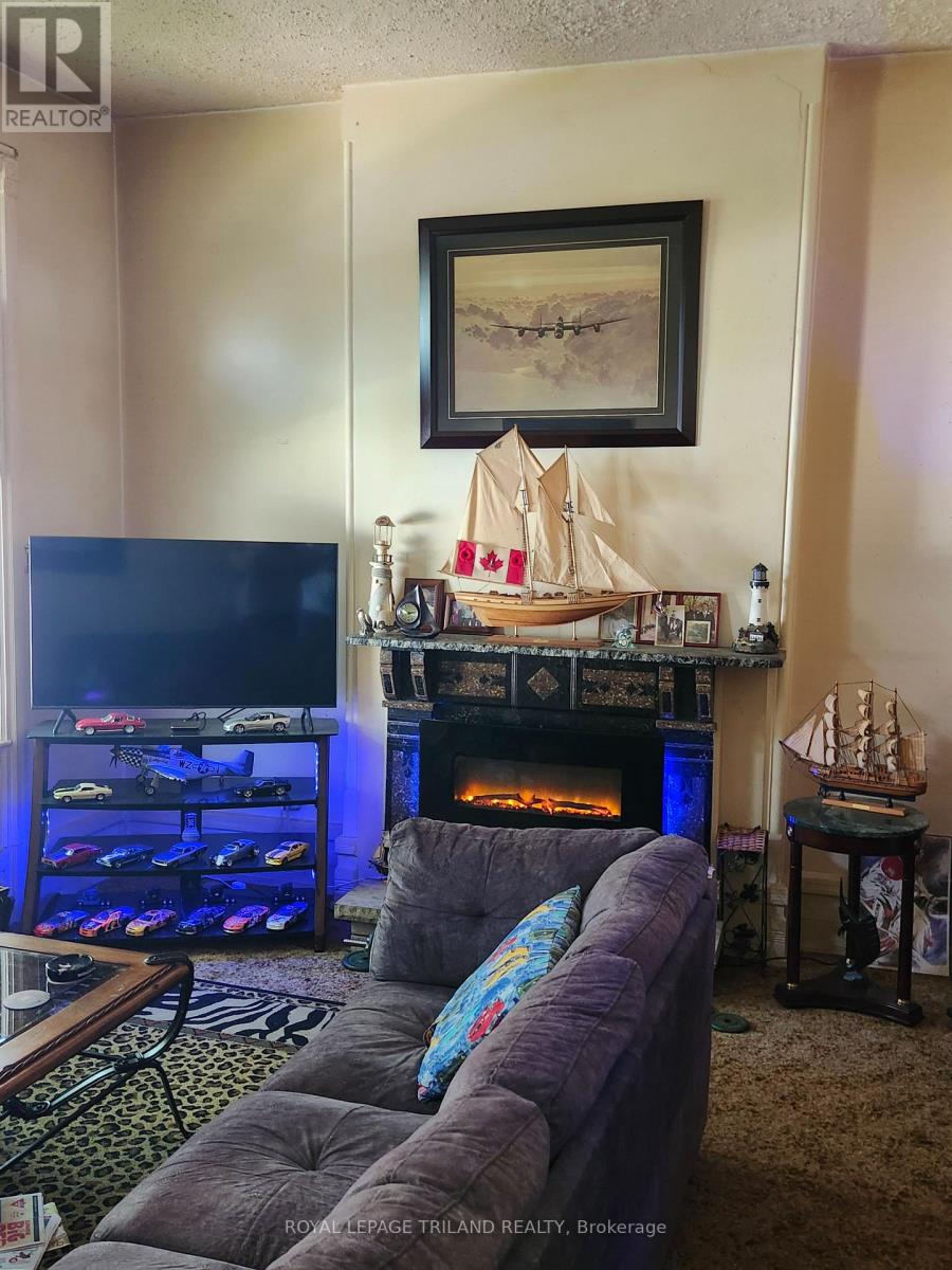 92 Moore Street N, St. Thomas, Ontario  N5R 3W5 - Photo 16 - X12221423