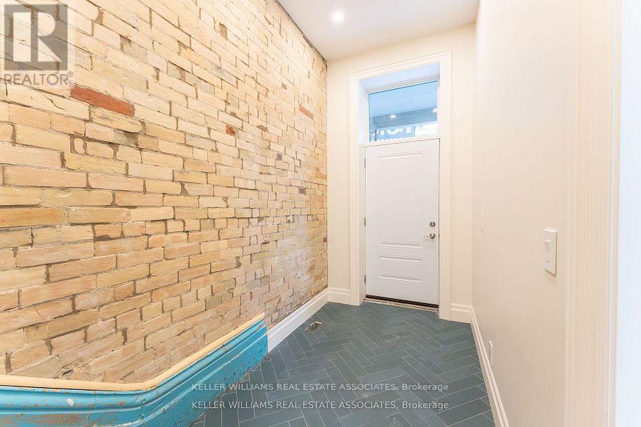 54 Stewart Street, Toronto, Ontario  M5V 1H6 - Photo 34 - C12230982